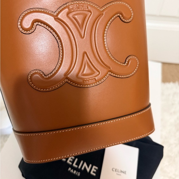 Celine camel triomphe small Leather bucket Bag - Picture 7 of 9